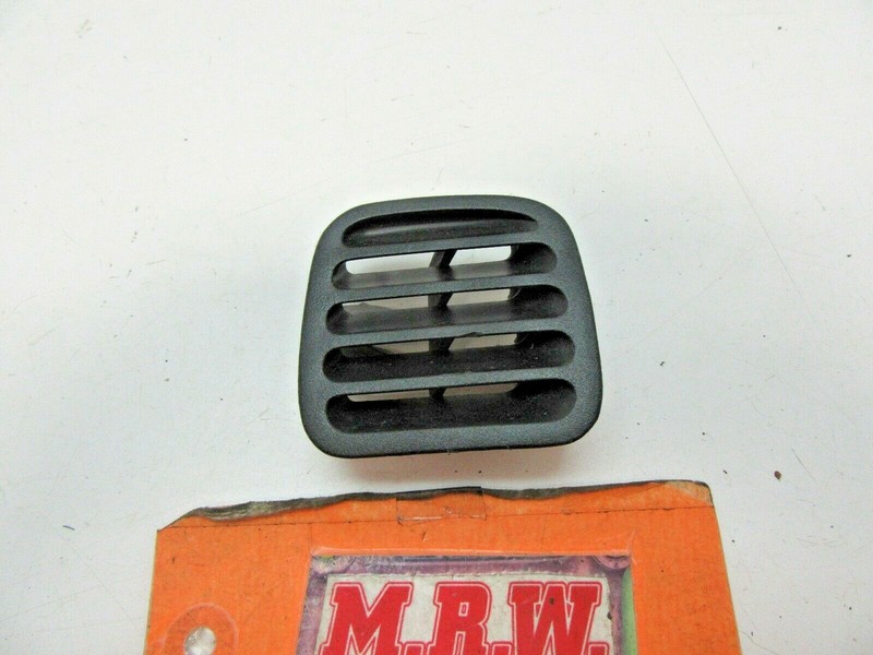 DASH VENT R RH R RIGHT SIDE VENT AC A/C AIR HEAT DEFROST DEFOGGER HEATER WINDOW