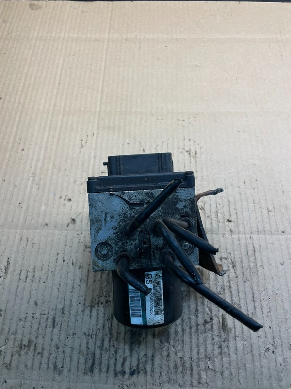 2007 Chevrolet Suburban 2500 GMC Yukon XL ABS Control Module 15912509 X8604