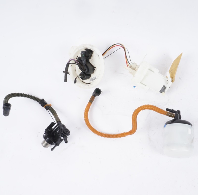 2011 - 2015Audi A8 3.0L Fuel Pump OEM 4H0201317H 4H0201511