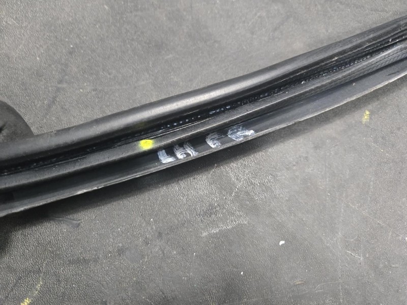 Front Left Door Body Weatherstrip 2021 Toyota RAV4 62312-0R060 2019 2020 - 2025