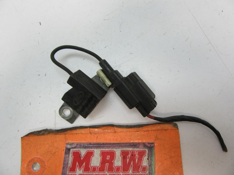 MAZDA TRIBUTE RADIO NOISE FILTER ENGINE MOTOR WIRE PLUG CONNECTOR 5L84-18801-FA