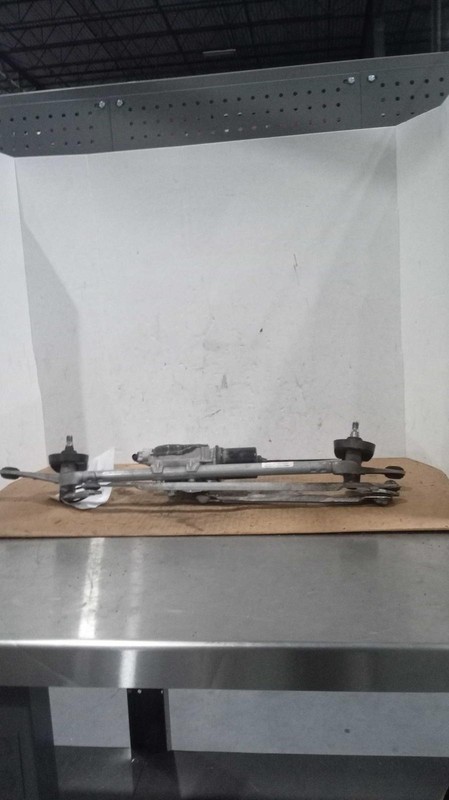 2021 INFINITI QX50 Wiper Motor OEM 288005NA0A 56K Miles White