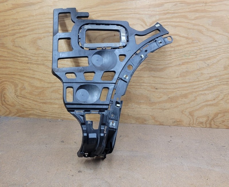 2015 2016 2017 2018 PORSCHE CAYENNE Rear Bumper Right RH Side Mount Bracket OEM*