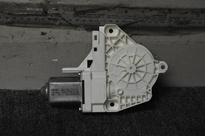 2015-2018 AUDI A6 PREMIUM RIGHT SIDE WINDOW MOTOR FACTORY OEM