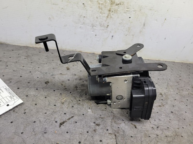 Anti-Lock Brake Part Actuator And Pump Assembly Fits 18-23 TACOMA 1784249