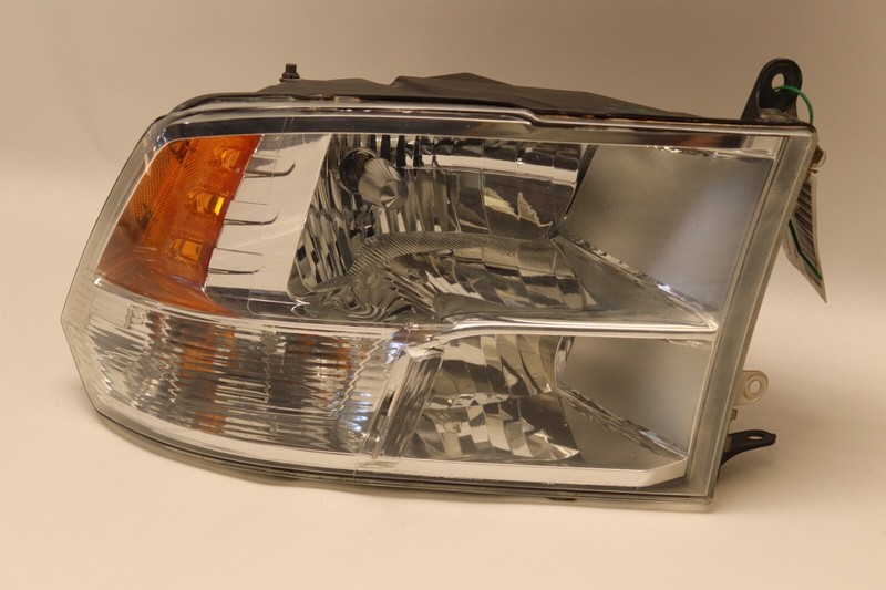 2015 DODGE RAM 3500 RIGHT PASSENGER SIDE HEADLIGHT HALOGEN HEADLAMP OEM