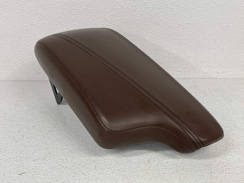 ⭐2017-2019 INFINITI QX30 CENTER CONSOLE ARM REST COVER LID BROWN OEM LOT2315