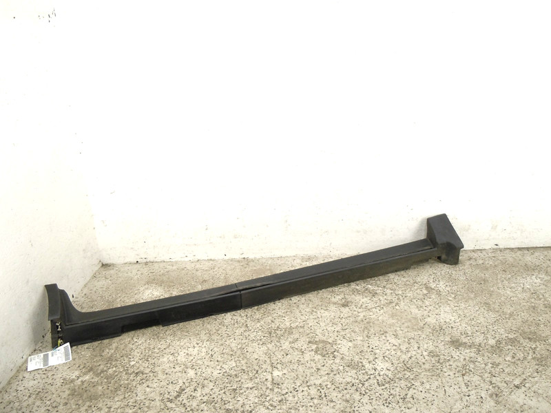 2018-2024 Chevrolet Equinox Rocker Panel Side Skirt Moulding Passenger Right OEM