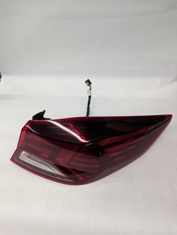 19-'20 HYUNDAI ELANTRA Right Passenger Taillight OEM Grade B!