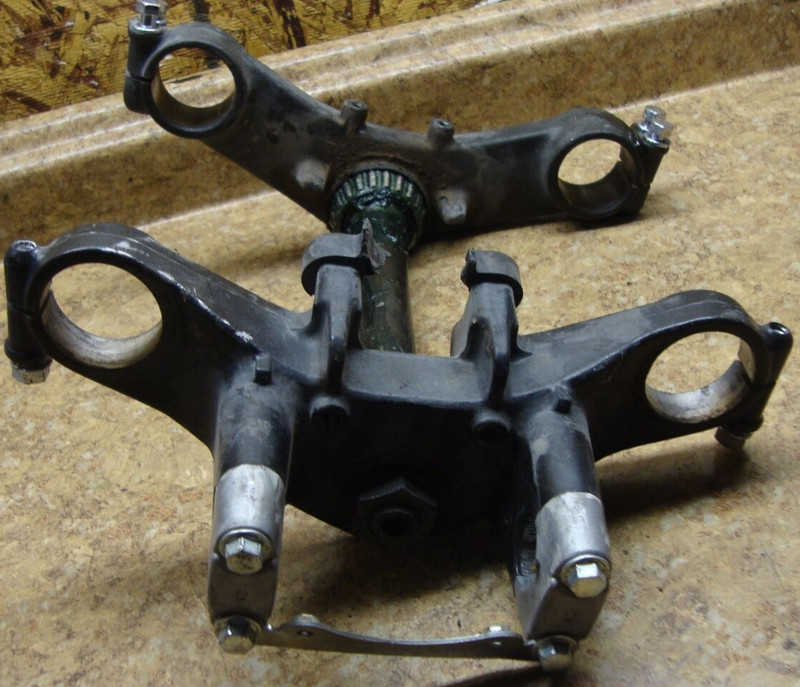 2002 Kawasaki Voyager ZG1200 ZG 1200 B XII Triple Tree Fork Clamp Mount Risers