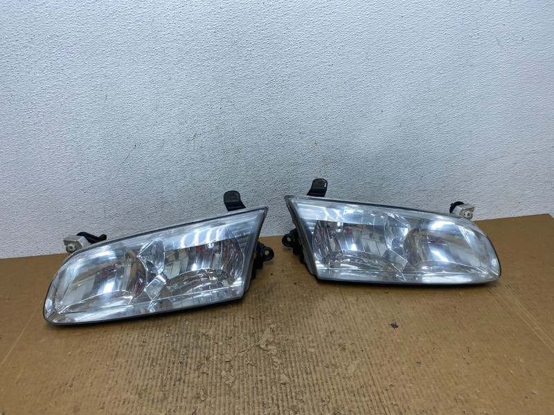 2000 to 2001 Toyota Camry Front Left+Right Side Headlights AE2845 DW