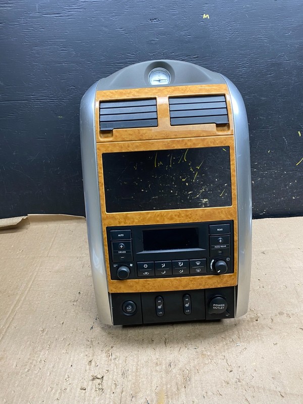 2007-2009 Chrysler Aspen Heat Climate Temperature Control Radio Bezel Z1923 DG