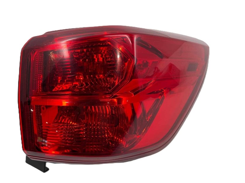 2016-20 Nissan Pathfinder RH Passenger Rear Quarter Panel Mounted Tail Light OEM