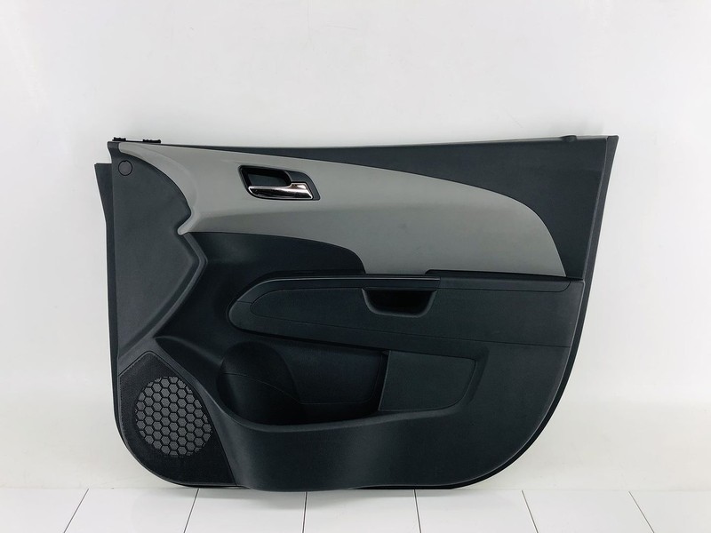 12-16 CHEVROLET SONIC FRONT RIGHT PASSENGER SIDE INTERIOR DOOR PANEL OEM #49
