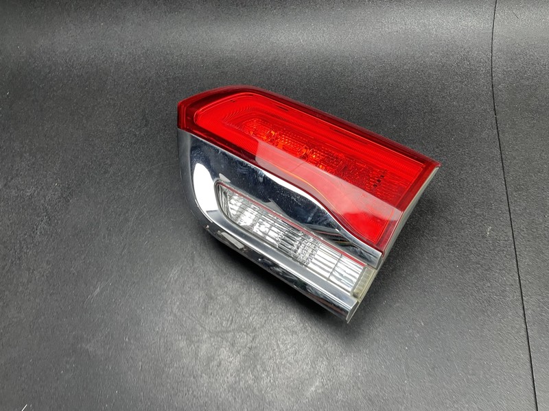 Rear Right Inner Tail Light Lamp LED 2018 Jeep Grand Cherokee 68110046AE 14 - 21