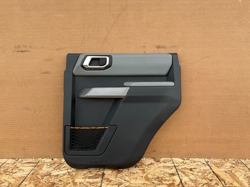 FORD BRONCO 4 DOOR 21-25 OEM REAR RIGHT PASSENGER DOOR PANEL ASSY (BLACK/ GRAY)