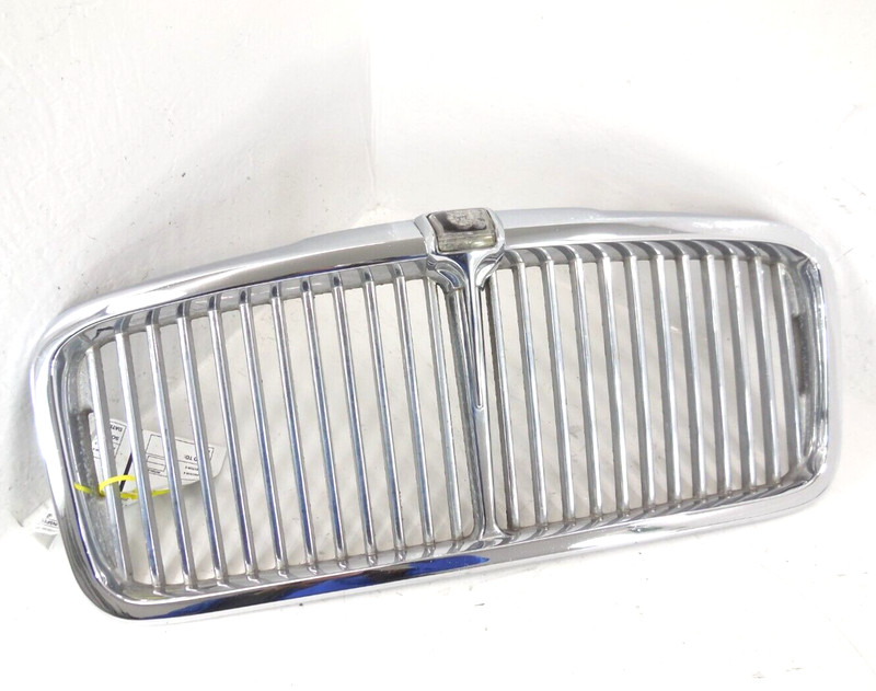 1980 81 82 83 84 85 86 1987 Jaguar XJ6 Grille OEM