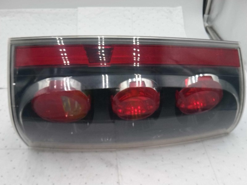 2008 GMC Yukon Left Tail Light Assembly Blue 361516 Used 151K Miles