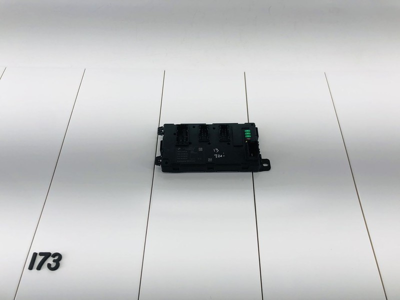 13-15 BMW 320I F30 REAR BCM BCU BODY CONTROL COMPUTER MODULE OEM