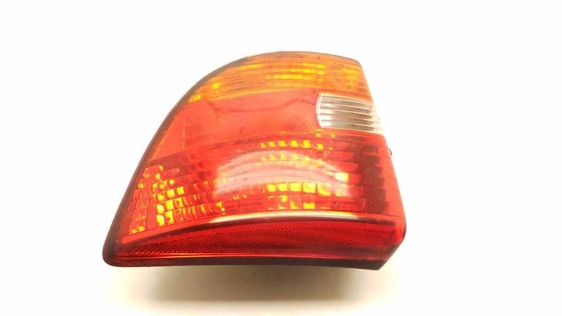 00-02 TOYOTA CELICA PASSENGER SIDE REAR RIGHT TAIL LIGHT