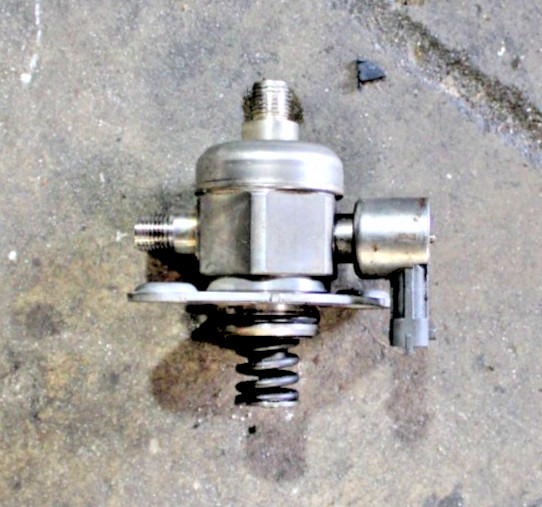 High Pressure Fuel Pump For 12-16 GMC Acadia3.6 12658552