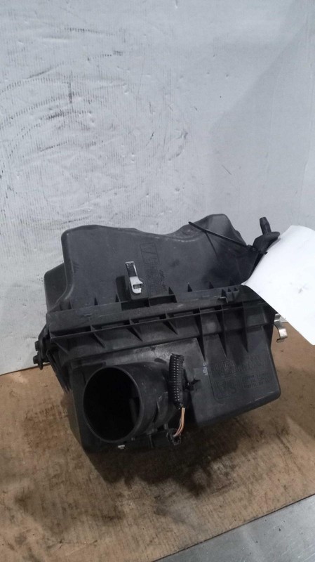 2017 Toyota Camry Air Cleaner Assembly OEM 2.5L Used 107K Miles