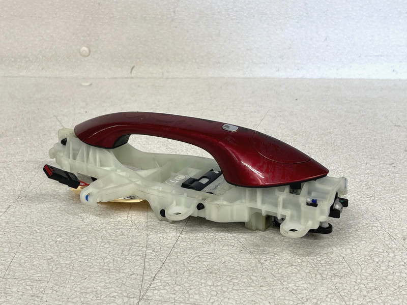 ⭐2024-2025 BUICK ENVISTA FRONT LEFT DRIVERS EXTERIOR DOOR HANDLE RED OEM LOT2674