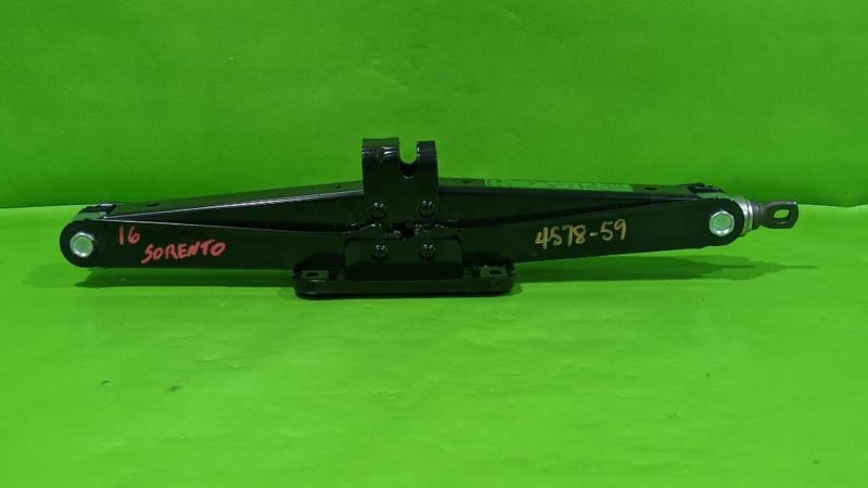16-24 SORENTO FACTORY ROADSIDE SCISSOR JACK OEM 4578-59