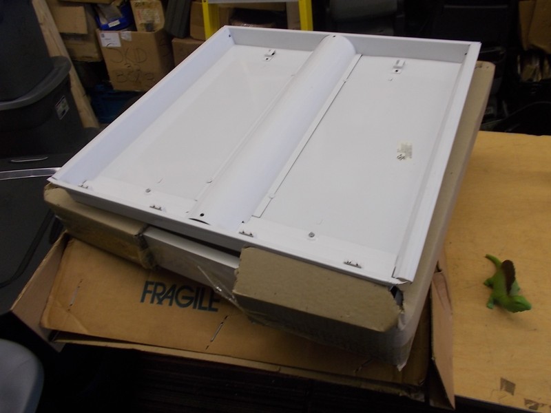 Fluorescent Fixture Gas Tube Luminaire 733530 EBO C-129 569 *FREE SHIPPING*