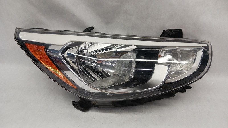 15-'17 HYUNDAI ACCENT Right passenger headlight OEM Grade A!