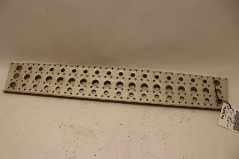 08-17 FREIGHTLINER CASCADIA 125 EVOLUTION STEP PLATE SILL ABOUT 37' X 6.3/4' OEM
