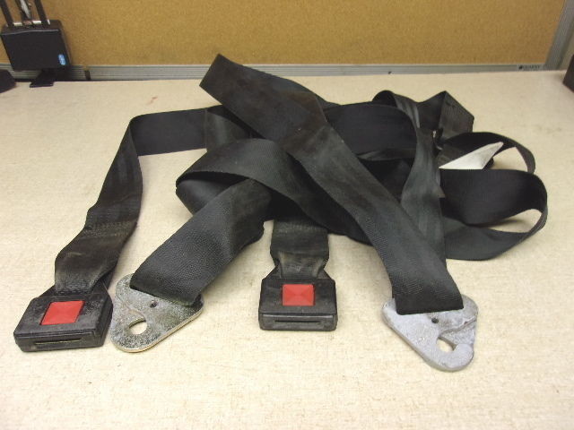 USED LOT OF 2 IMMI SEAT BELT BUCKLES 20-01106C, F06114FR, 60696 FREE SHIPPING