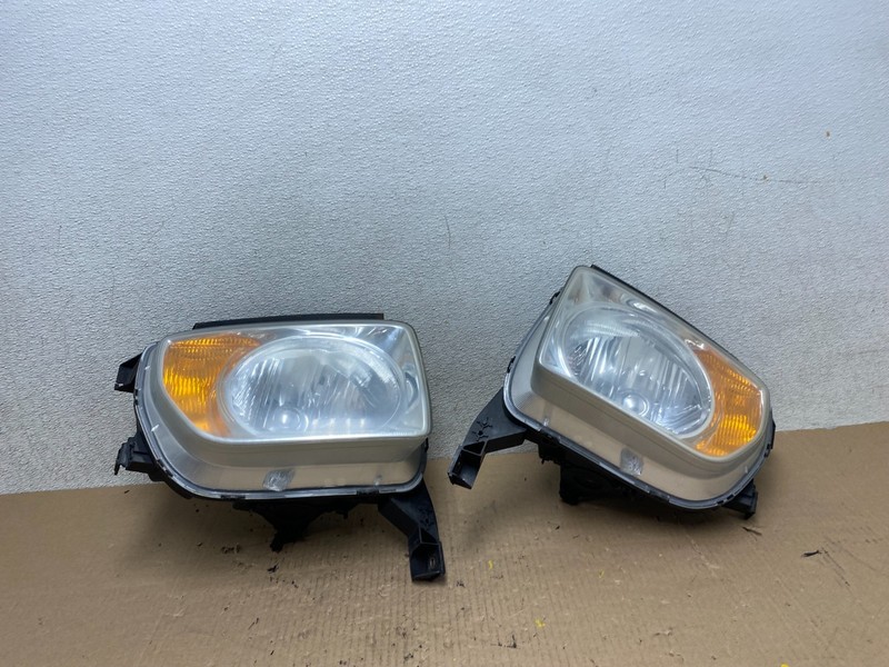 2003 to 2006 Honda Element Left+Right Side Headlights R8263 DW