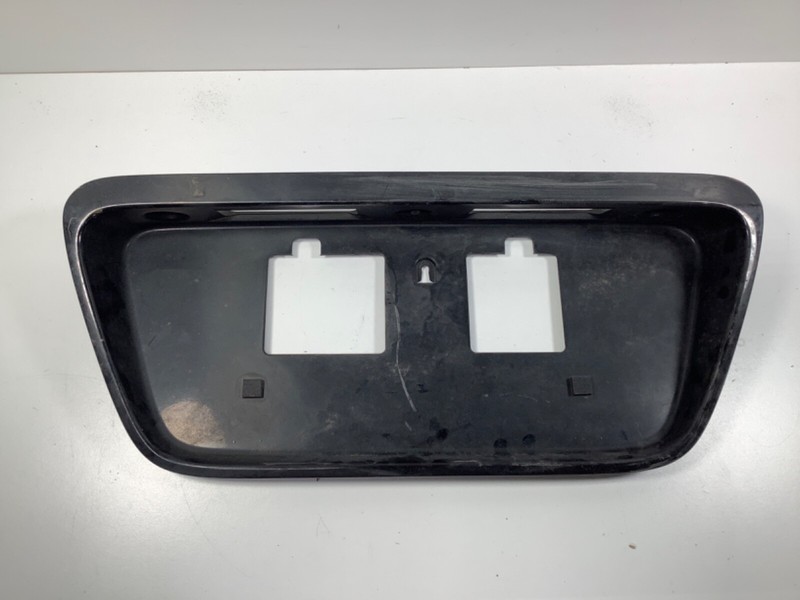 99-00 HONDA CIVIC 4DREAR LICENSE PLATE HOLDER Garnish Assy 74890-S04-Q30ZF OEM