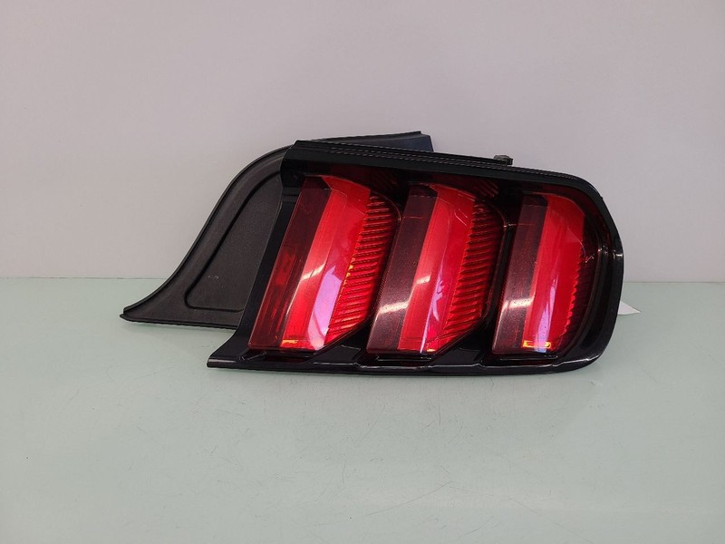 Passenger Right Tail Light Shelby GT350 Fits 15-18 MUSTANG 590377