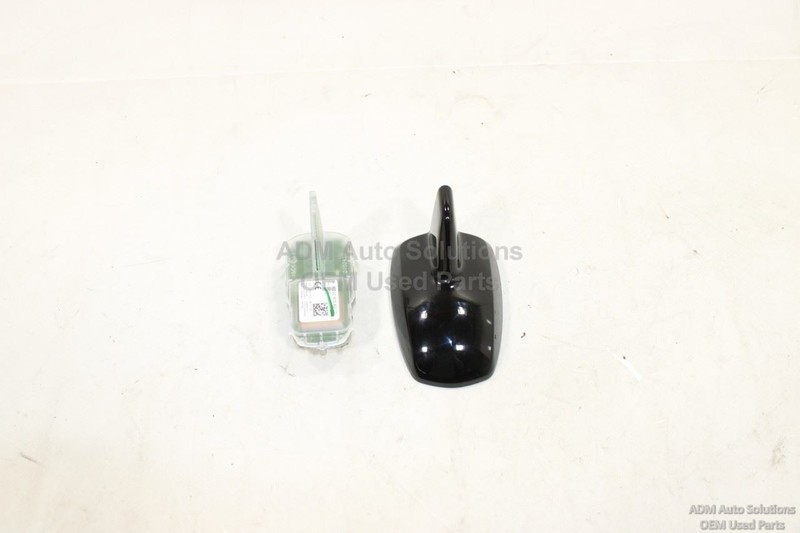 2014-2019 MERCEDES CLA250 ROOF EXTERIOR SHARK FIN ANTENNA MODULE W/ COVER OEM