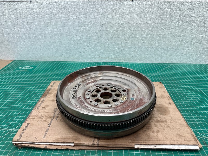 14-19 Mercedes C117 AUTOMATIC TRANSMISSION DUAL CLUTCH FLYWHEEL FLEX PLATE OEM