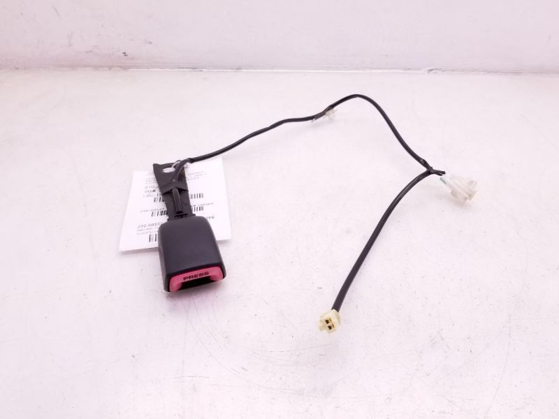 04-05 TOYOTA RAV4 PASSENGER SIDE FRONT SEAT BELT BUCKLE ASSEMBLY