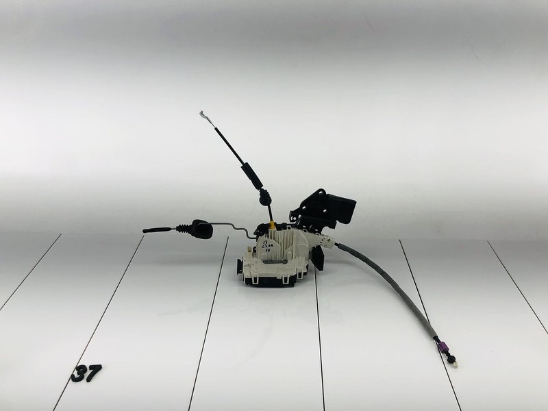 10-14 MERCEDES BENZ C300 FRONT RIGHT PASSENGER SIDE DOOR LOCK LATCH ACTUATOR OEM