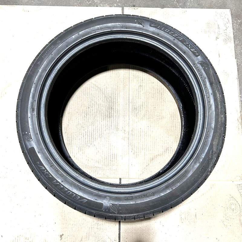 USED Velozza ZXV4 255/45ZR20 Wheel Tire 105 W XL M+S 7,5/32=6mm