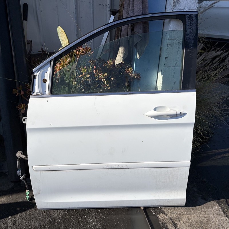 05-07 Honda Odyssey Left Front Door Panel White 67050-SHJ-A90ZZ OEM