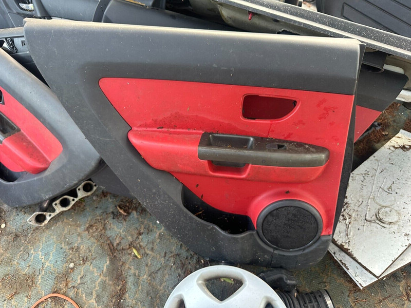 10-13 KIA SOUL OEM LH DRIVER REAR INTERIOR DOOR PANEL TRIM - RED & BLACK