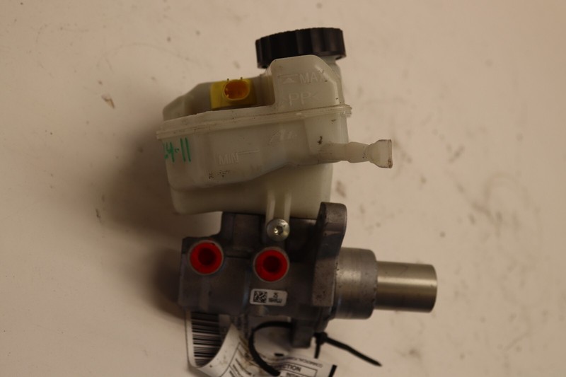2018-2020 BMW M550I XDRIVE G30 POWER BRAKE MASTER CYLINDER W/ TANK OEM