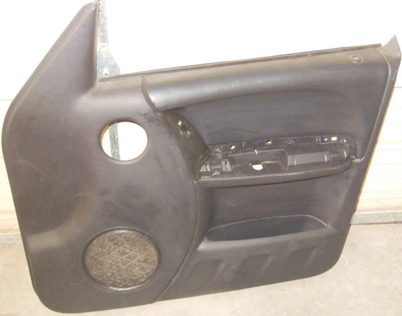 2003 Jeep Liberty Sport 3.7L 3.7 L Right Front Interior Door Panel Cover Trim 03