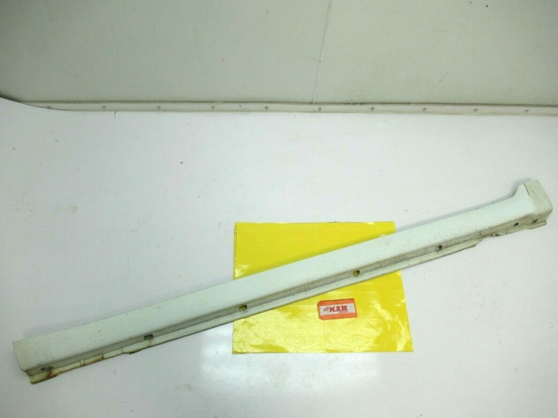 MOLDING ROCKER PANEL LOWER BODY RIGHT PASSENGER SIDE SKIRT R for 03-08 FORESTER