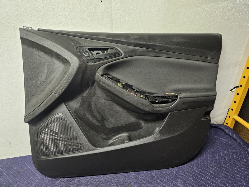 2015 2016 2017 2018 FORD FOCUS RH FRONT RIGHT PASSENGER DOOR TRIM PANEL