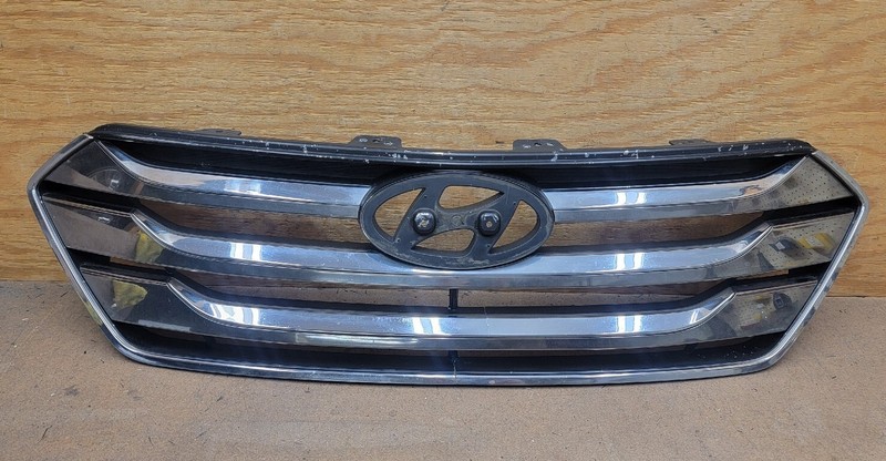 2013 2014 2015 HYUNDAI SANTA FE SPORT Front Bumper Grille Upper Chrome OEM