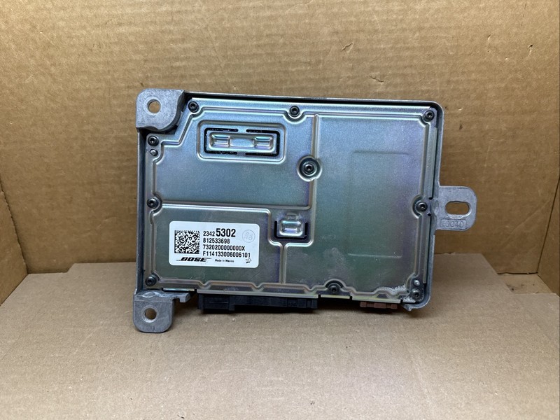 2015-2017 Cadillac Escalade Radio Audio Amp Amplifier OEM 23425302