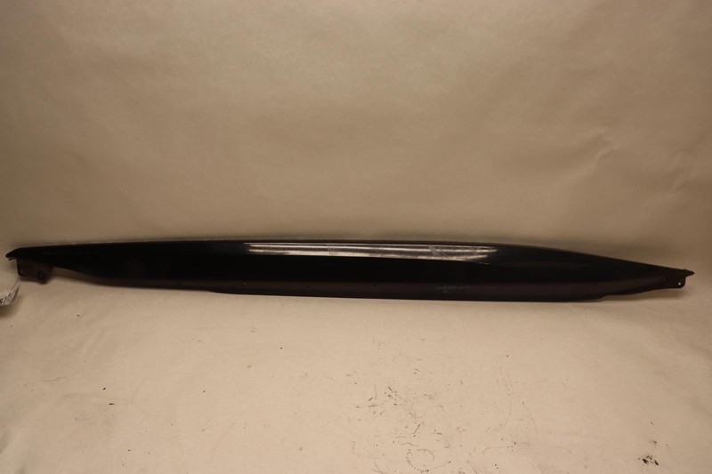 2019 CHEVY CORVETTE RIGHT PASSENGER SIDE ROCKER MOLDING CARBON FLASH OEM