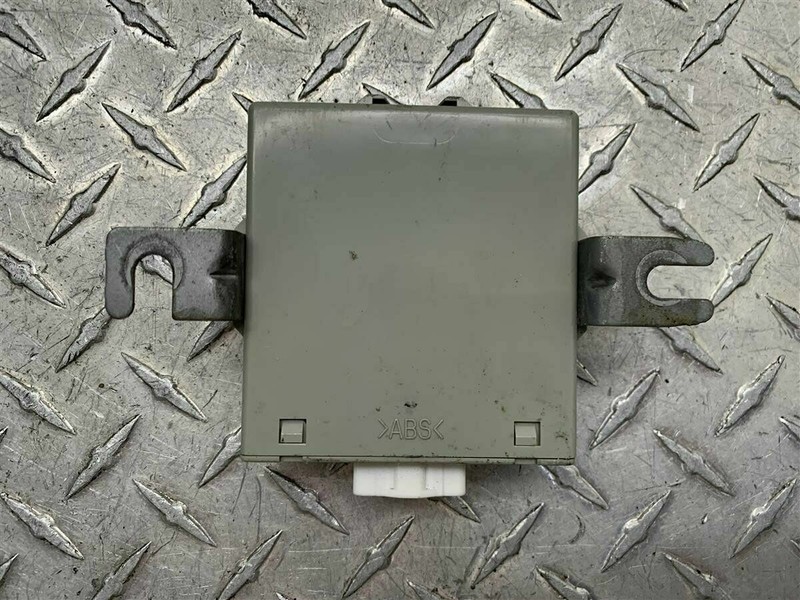 07-17 JEEP PATRIOT COMPASS 4WD SUSPENSION CONTROL MODULE OEM 05033301AG